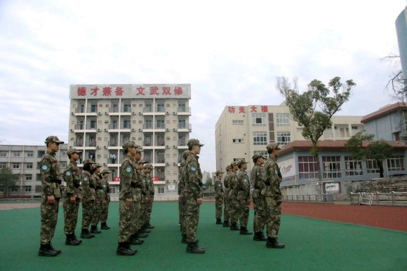 德阳弘正科技职业学校是公办学校吗？