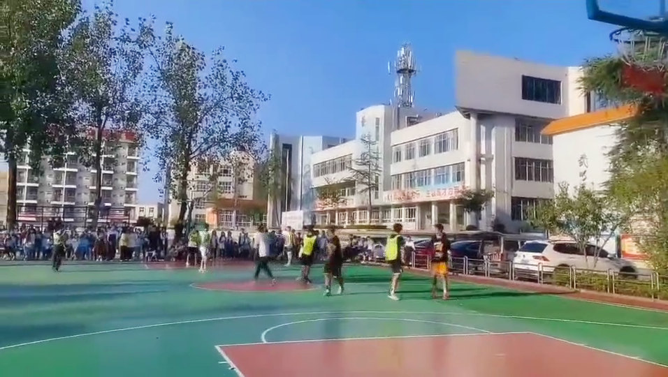 德阳弘正科技职业学校的2021年秋季篮球比赛