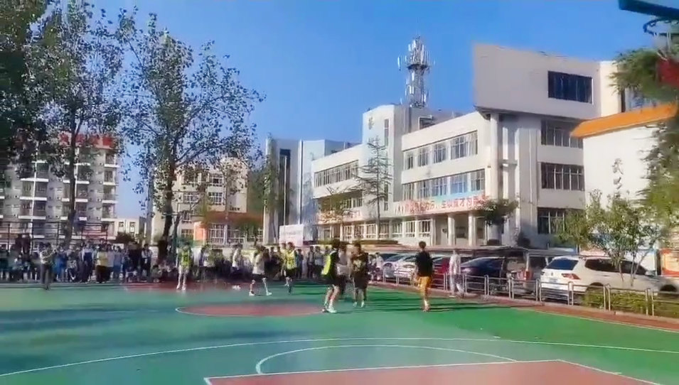 德阳弘正科技职业学校篮球比赛