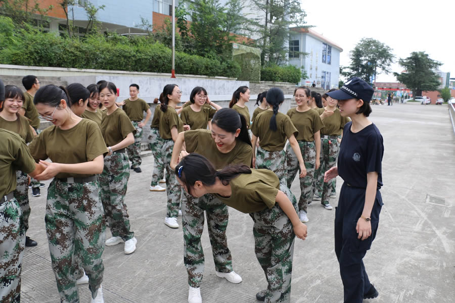 德阳弘正国防班上课