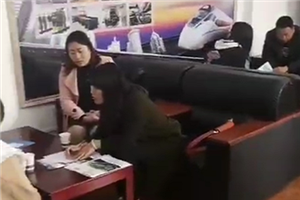 最近来学校的家长越来越多了